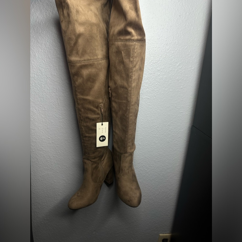 Size 6.5 above Knee Boots